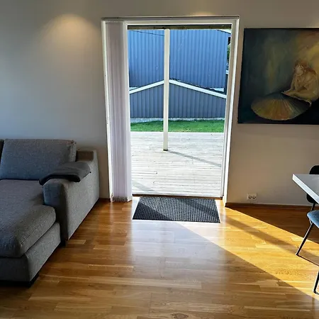 Appartamento Bright With Patio And Garden