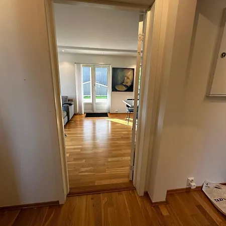 Bright With Patio And Garden Appartamento Kristiansand