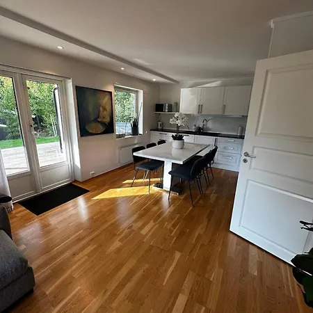Appartamento Bright With Patio And Garden