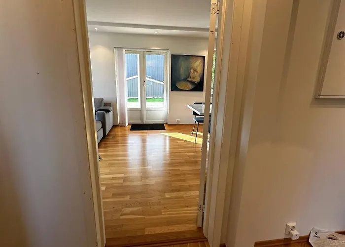 Bright With Patio And Garden Apartamento Kristiansand