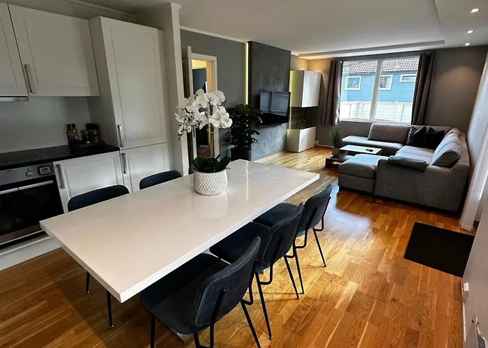 Apartamento Bright With Patio And Garden Kristiansand