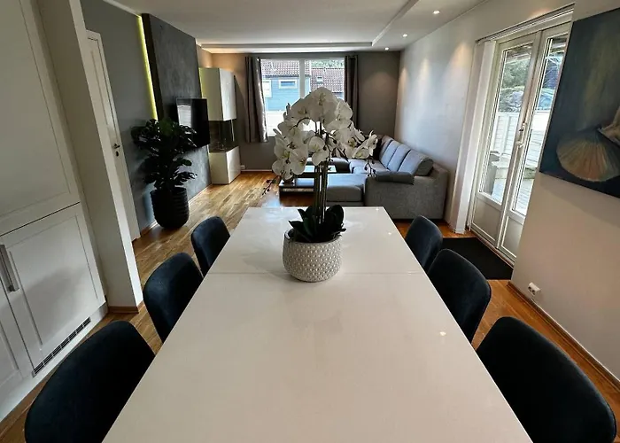 Bright With Patio And Garden Apartment Kristiansand